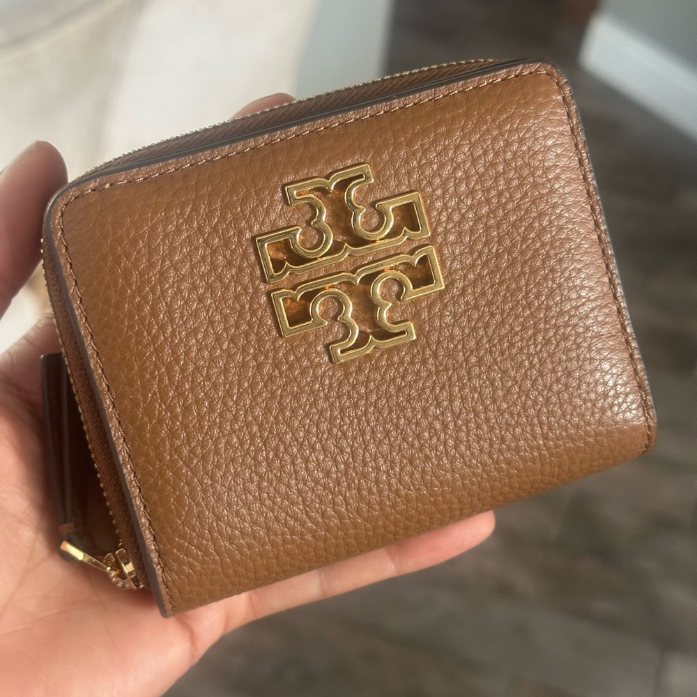 New Tory Burch Britten Bi Fold Wallet Moose Color